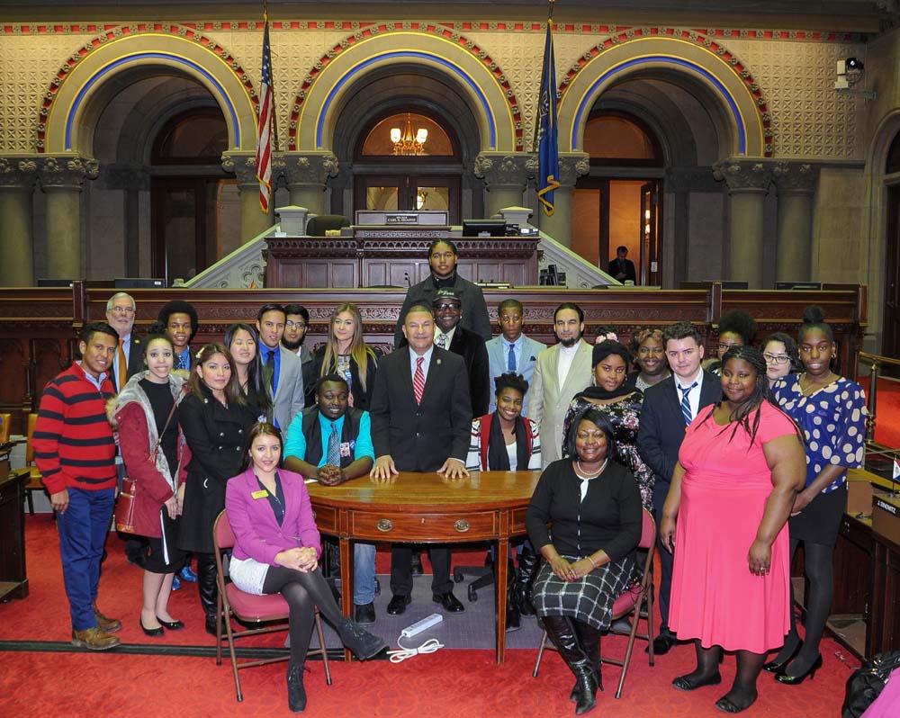 Assemblyman Ramos meets with Long Island students attending the Youth Summit as part of the 45th Annual NYS Association of Black and Puerto Rican Legislators Legislative Conference.