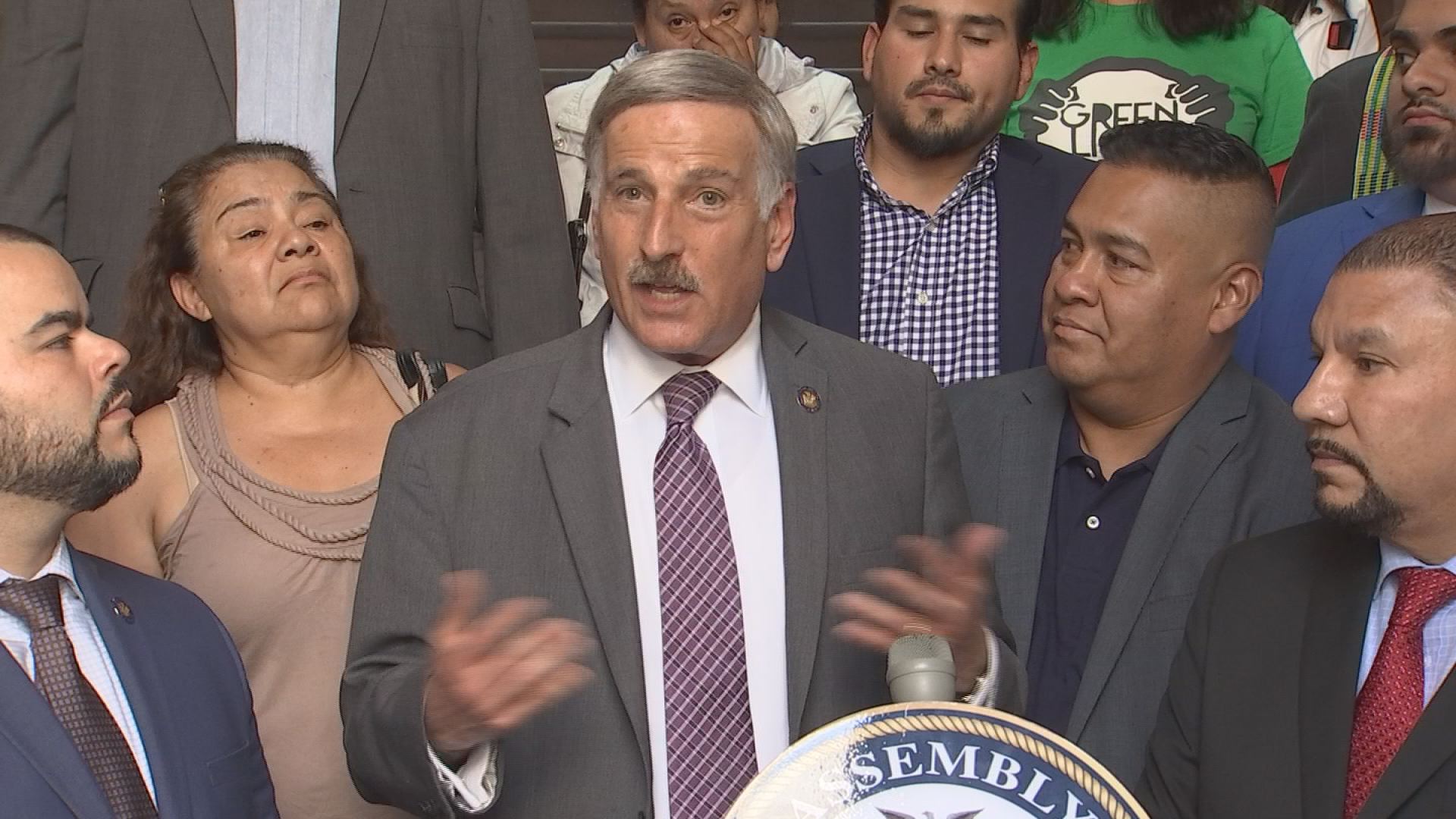 Weprin Supports Green Light Bill