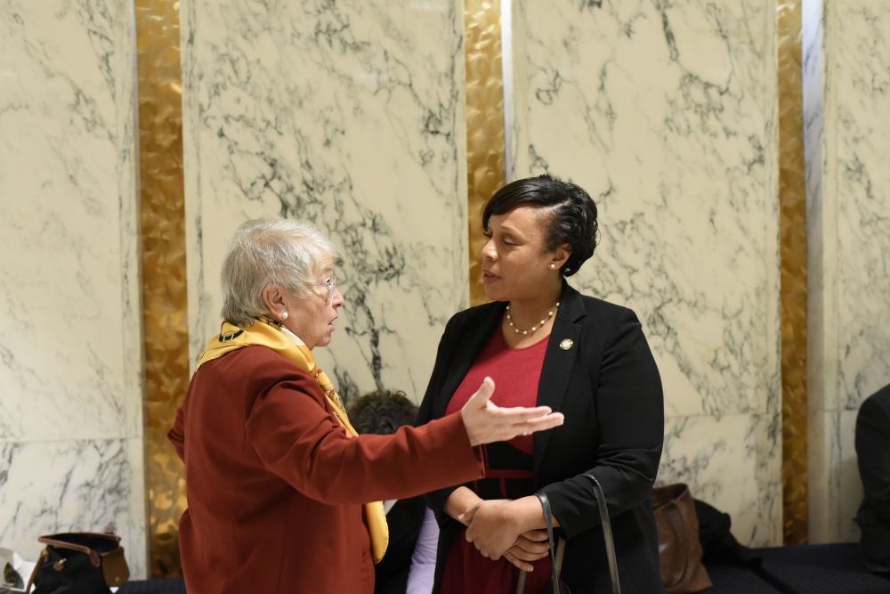 Assemblywoman Hyndman discussing local school with Department of Education Chancellor Carmen Fariña.