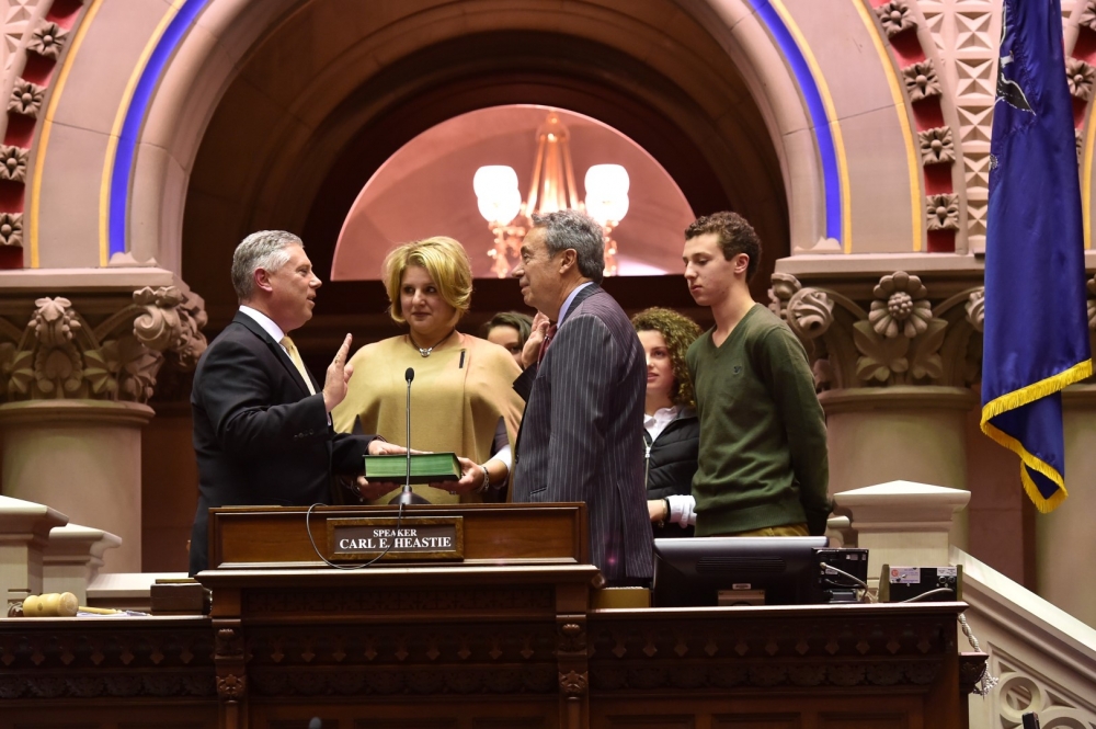 Assemblymember McDonald being sworn into office for his 2017 term.