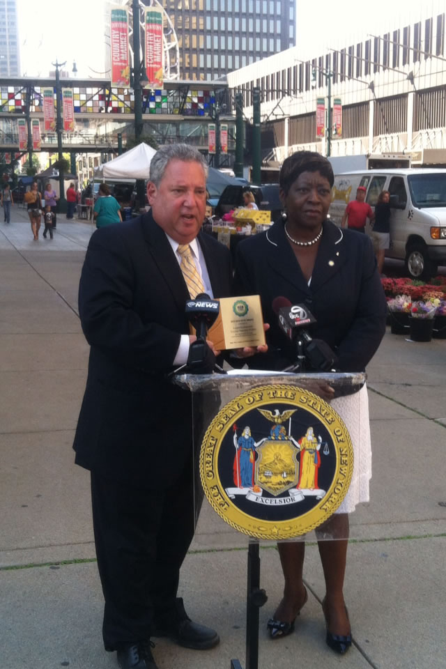 September 9th 2014 – Assemblywoman Crystal Peoples-Stokes received the Eco-Stars Award from NY League of Conservation Voters, Highlighting the Food Metrics Bill.